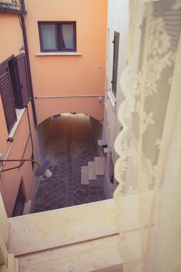 La Finestra Sul Cortile Bed & Breakfast Atri Luaran gambar